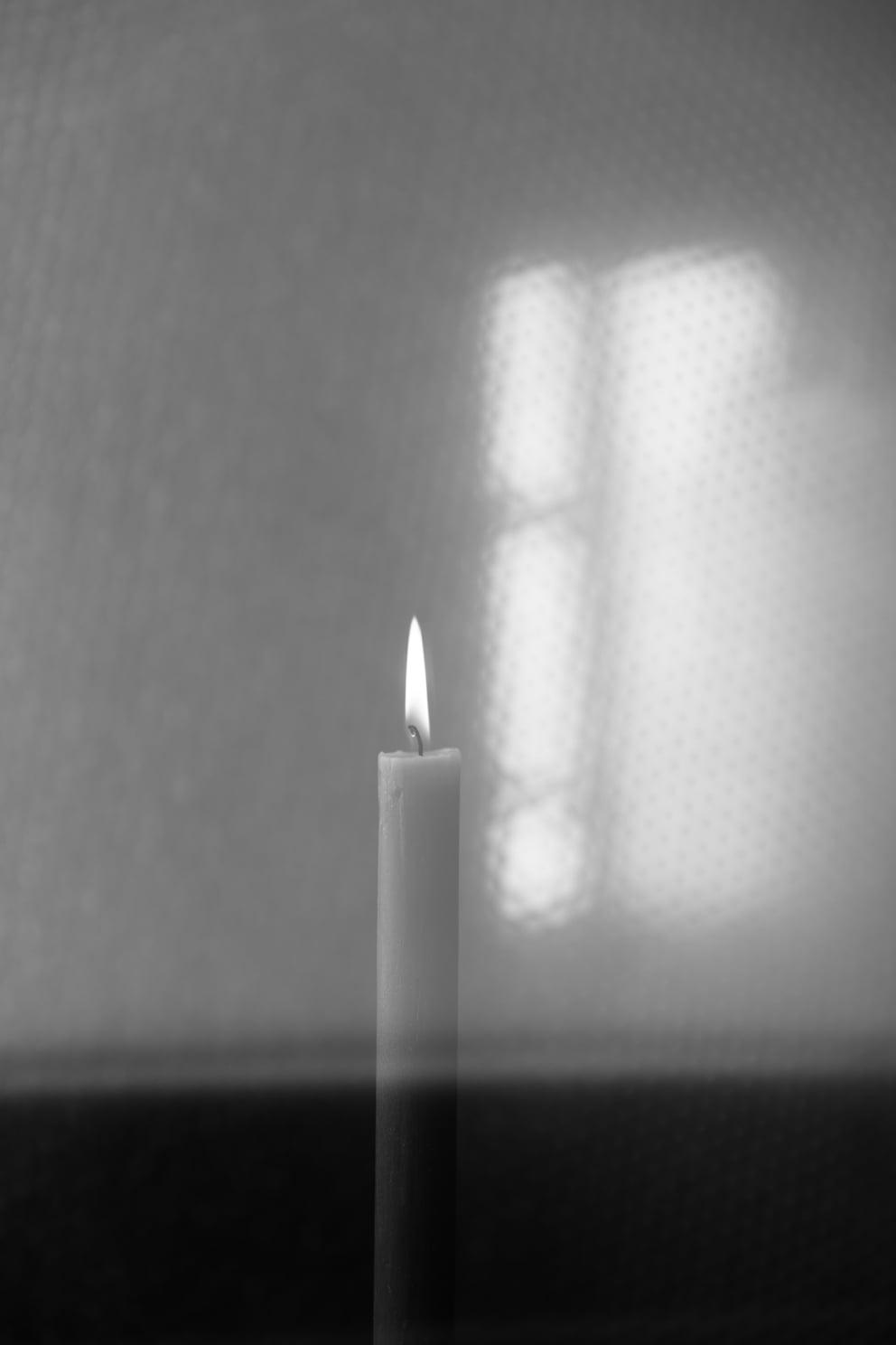 candle in between; Ausbelichtung 32 &times; 48 cm