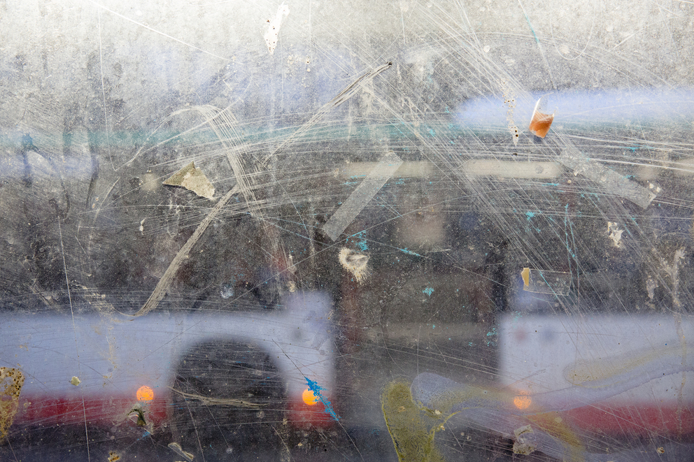 bus station; Ausbelichtung 32 × 48 cm